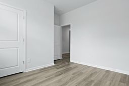 815 Crocus Street photo 4