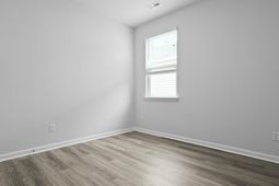 815 Crocus Street photo 4