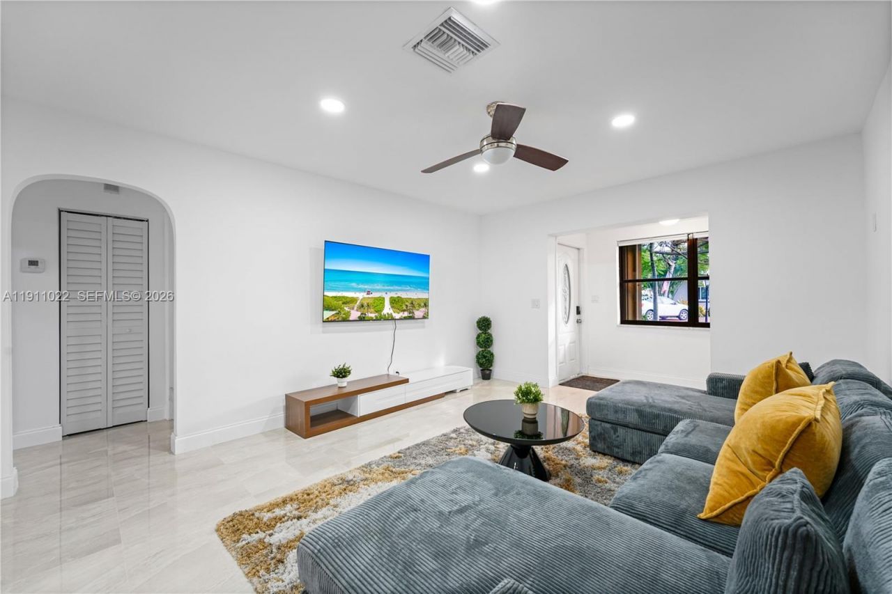 2827 Adams St, Hollywood, FL 33020 Photo