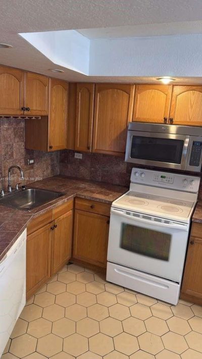 1710 NE 191st St, Unit 209-3, Miami, FL 33179 Photo