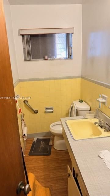 1100 NE 110th St, Miami, FL 33161 Photo