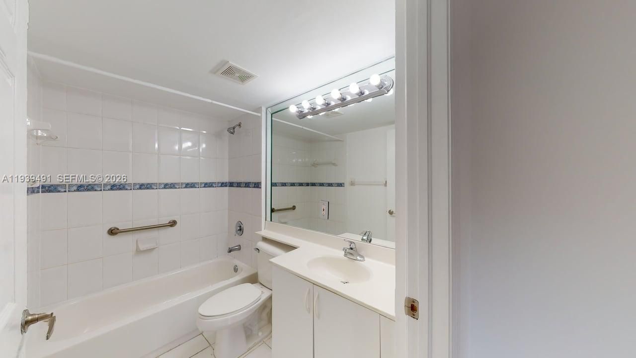 2415 NW 16th St Rd, Unit 410-1, Miami, FL 33125 Photo