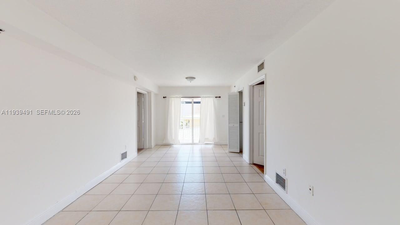 2415 NW 16th St Rd, Unit 410-1, Miami, FL 33125 Photo