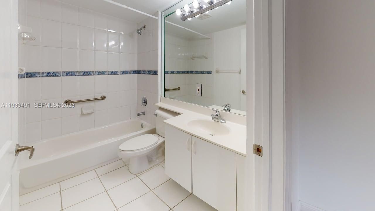 2415 NW 16th St Rd, Unit 410-1, Miami, FL 33125 Photo