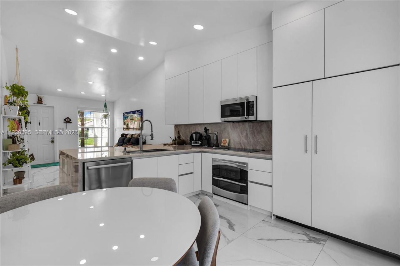 18801 SW 25th Ct, Miramar, FL 33029 Photo