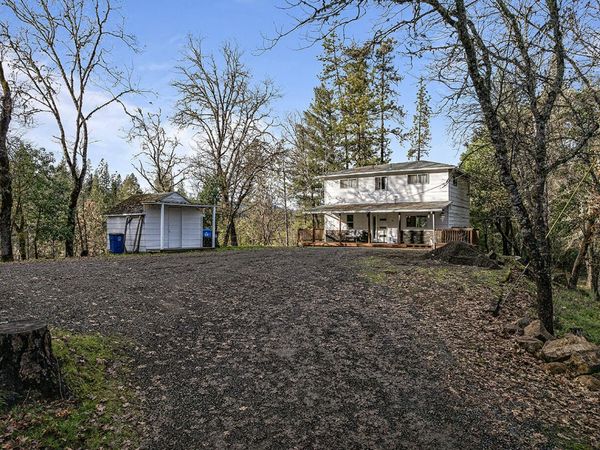 2900 Indian Creek Road, Shady Cove, OR 97539