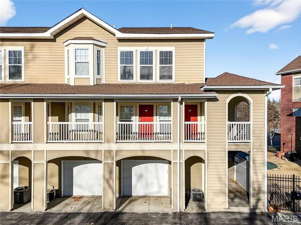 2714 McKnight Crossing Court, Rock Hill, MO 63124