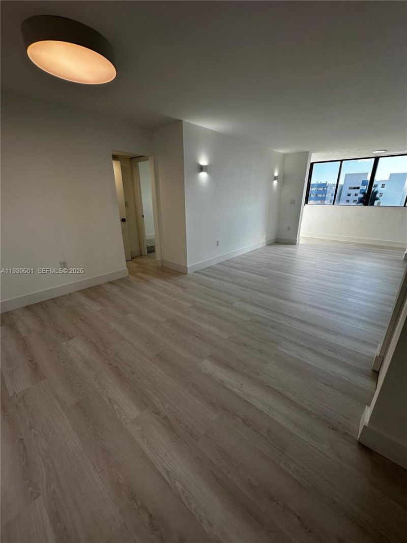 5055 NW 7th St, Unit 801, Miami, FL 33126 Photo