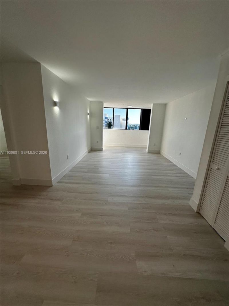 5055 NW 7th St, Unit 801, Miami, FL 33126 Photo