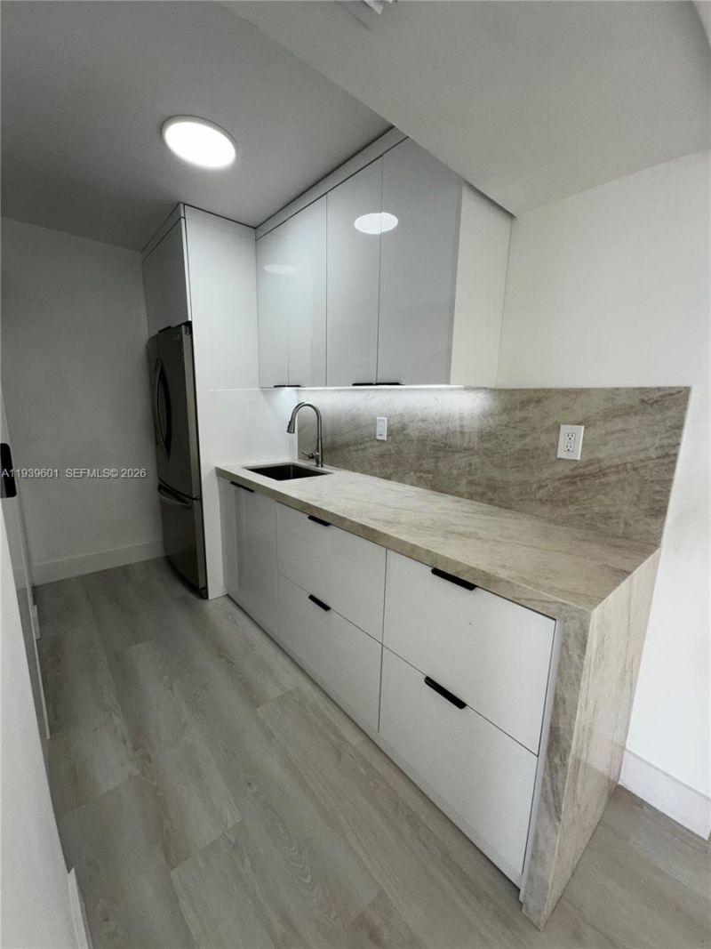 5055 NW 7th St, Unit 801, Miami, FL 33126 Photo