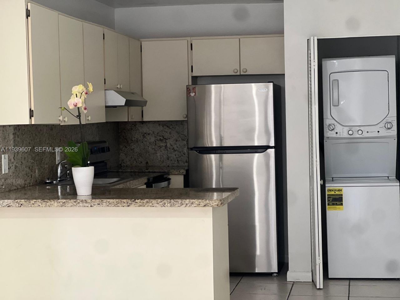 2727 NW 17th Ter, Unit 404, Miami, FL 33125 Photo