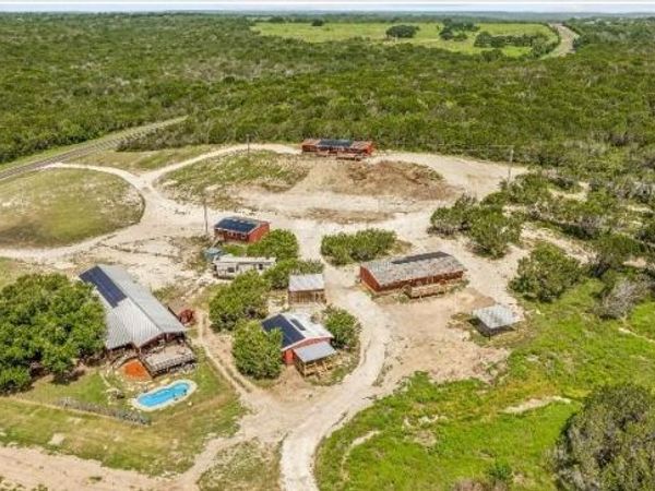 825 Monarch Trail, Stephenville, TX 76401