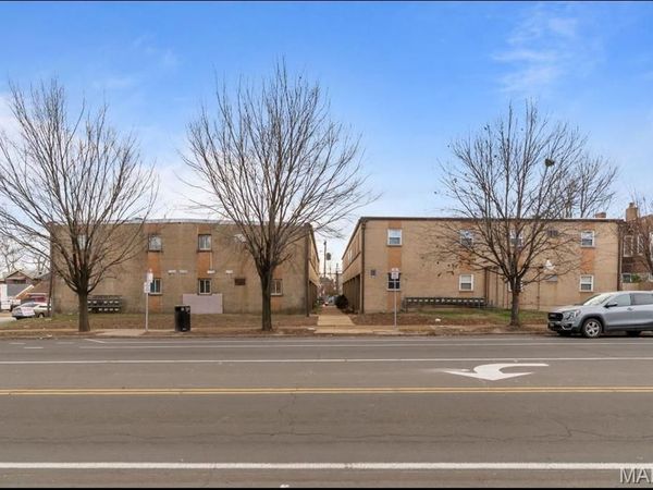 3752 Chippewa Street, St Louis, MO 63116