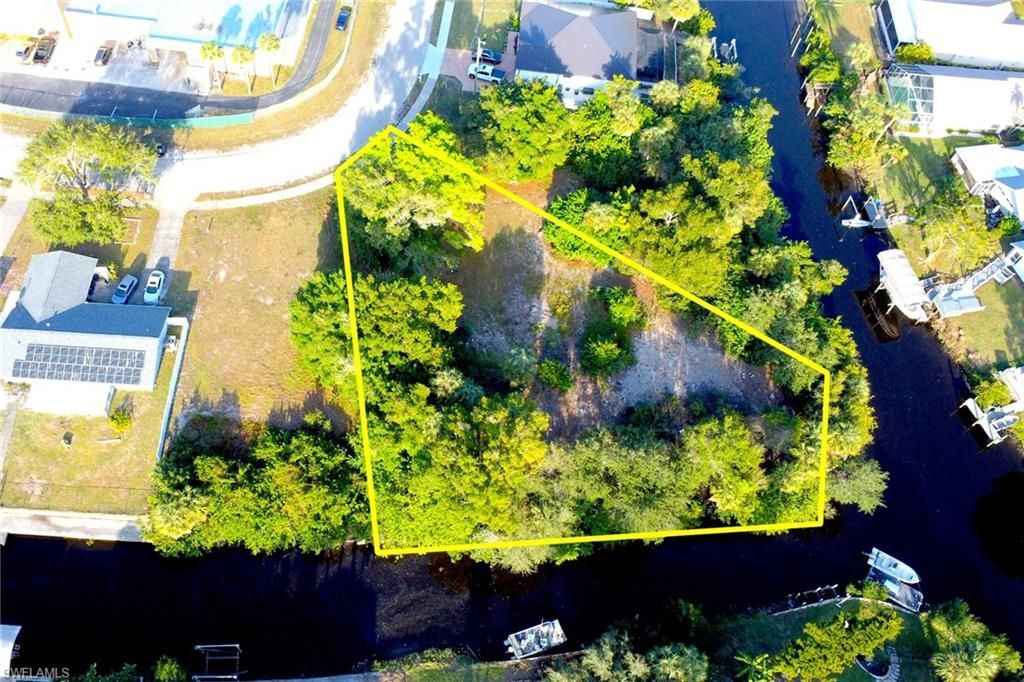 941 Iris Dr , North Fort Myers, FL 33903 Photo