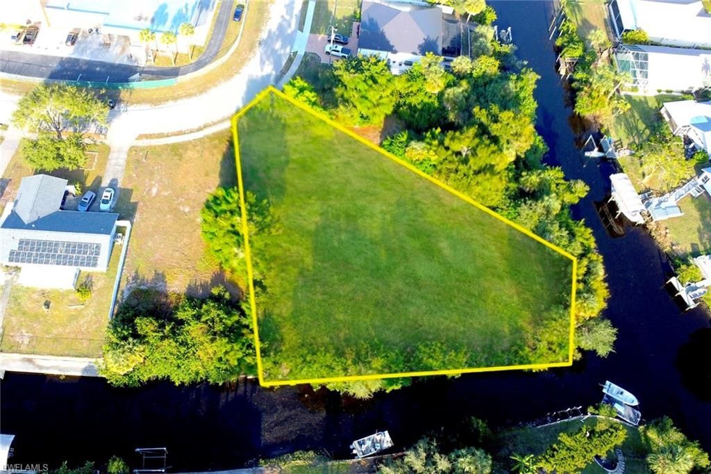 941 Iris Dr , North Fort Myers, FL 33903 Photo