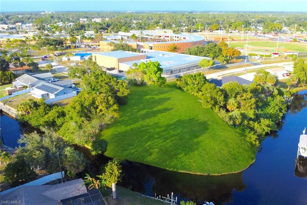 941 Iris Dr , North Fort Myers, FL 33903 Photo