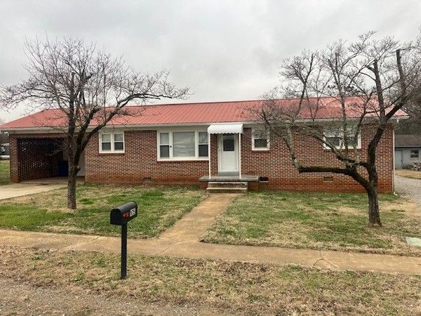 105 Smith St, Huntland, TN 37345