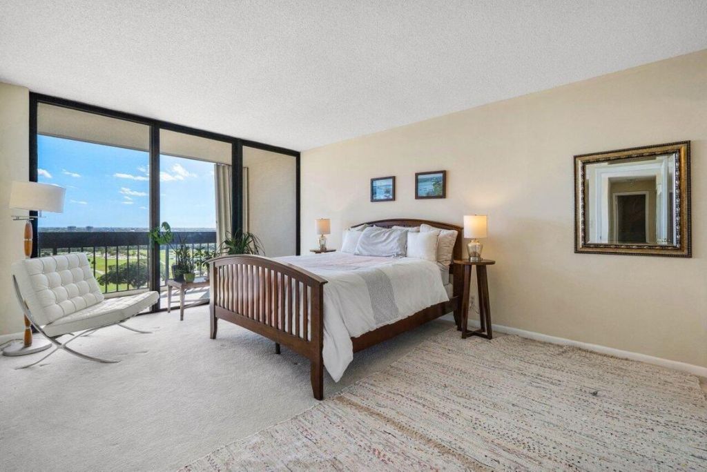 2400 Presidential Way, Unit 1505, West Palm Beach, FL 33401 Photo