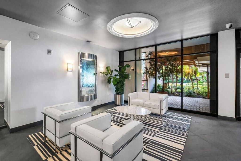 2400 Presidential Way, Unit 1505, West Palm Beach, FL 33401 Photo