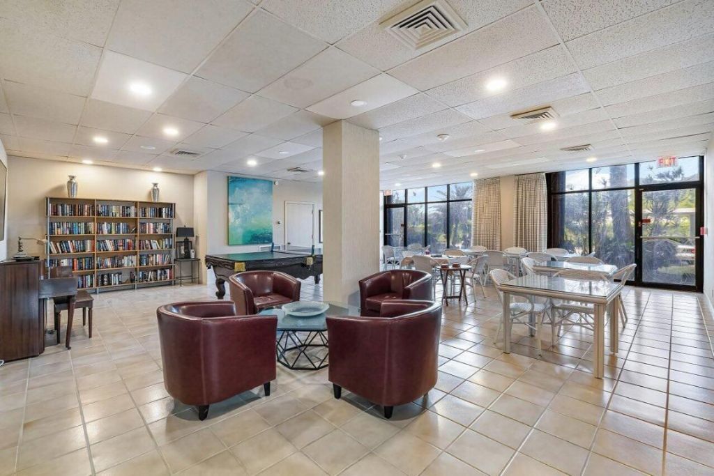 2400 Presidential Way, Unit 1505, West Palm Beach, FL 33401 Photo