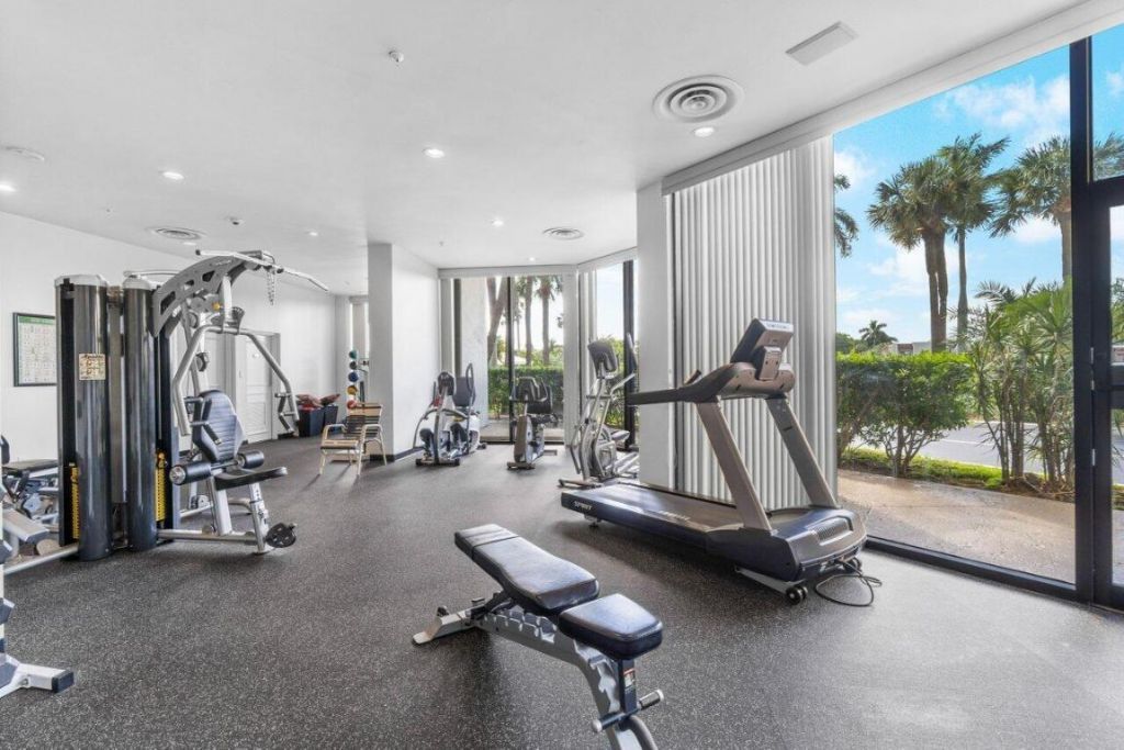 2400 Presidential Way, Unit 1505, West Palm Beach, FL 33401 Photo