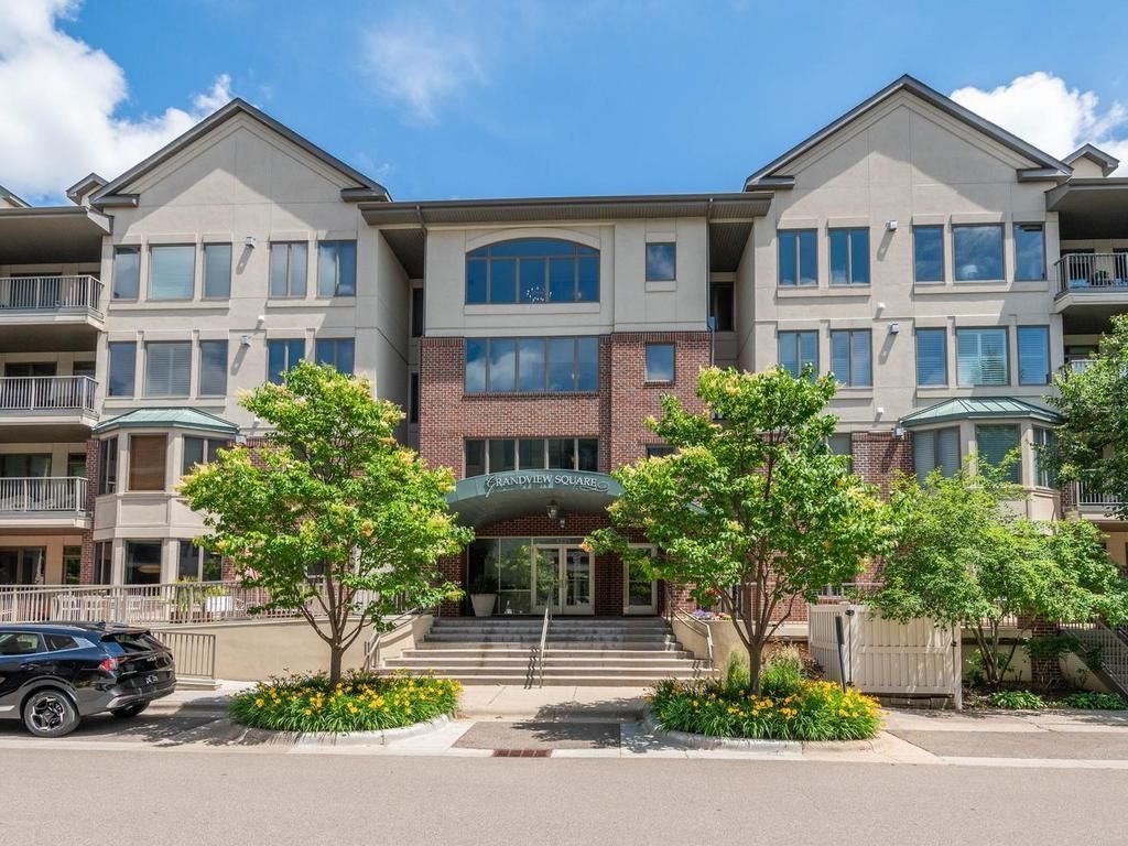 5225 Grandview Square Edina, MN 55436