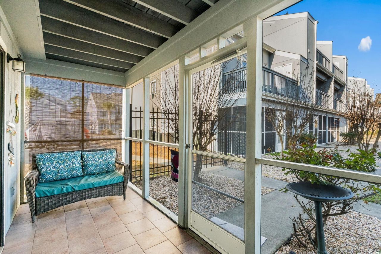 1890 Colony Dr. Photo 9