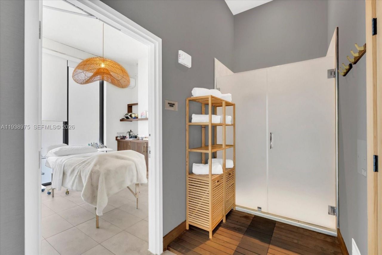 239 SW 9th St, Unit 1603, Miami, FL 33130 Photo