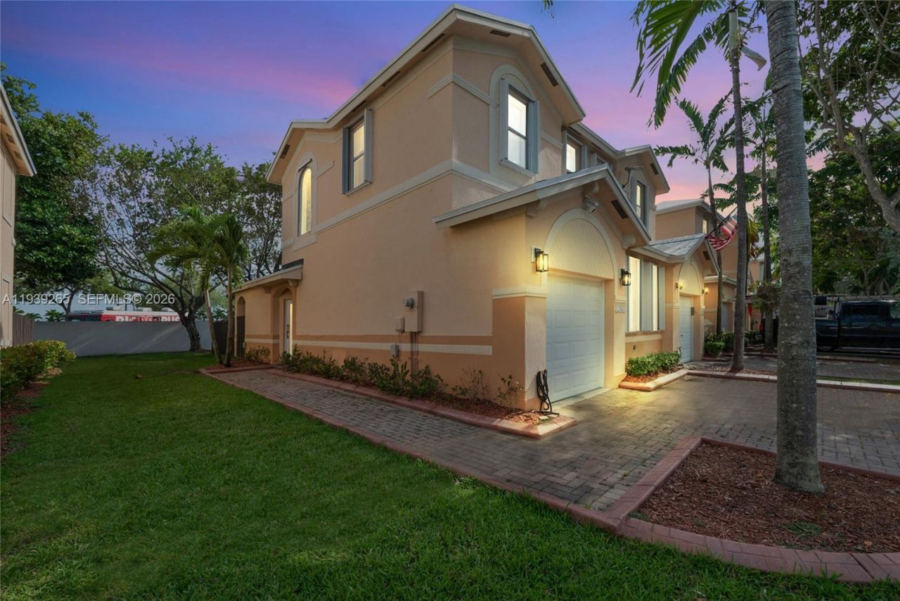 12480 SW 125th Ter, Miami, FL 33186 Photo