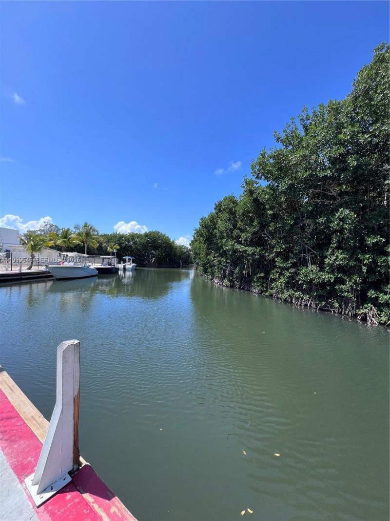 325 Calusa St , Unit 5, Key Largo, FL 33037 Photo