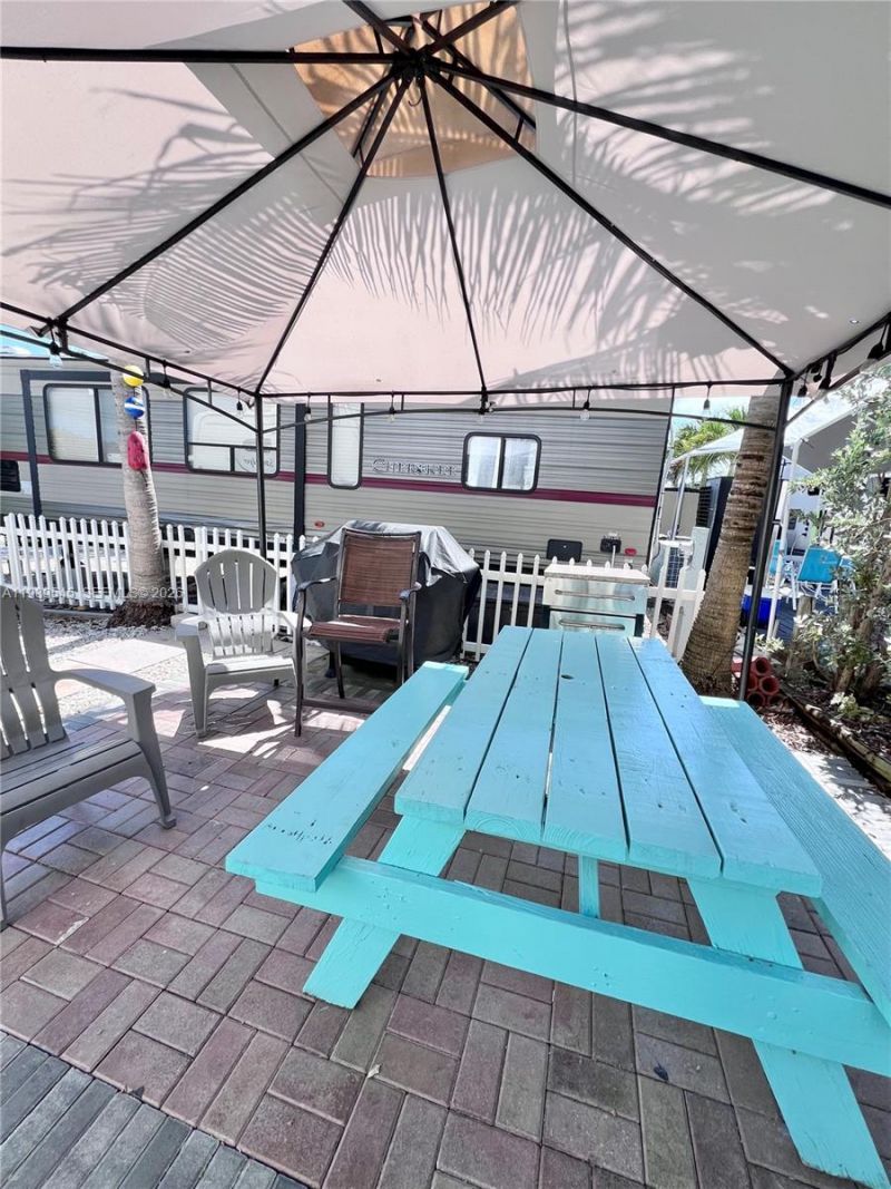 325 Calusa St , Unit 5, Key Largo, FL 33037 Photo