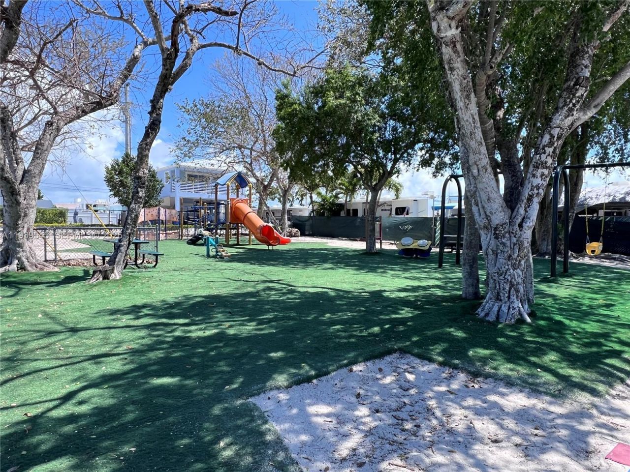 325 Calusa St , Unit 5, Key Largo, FL 33037 Photo