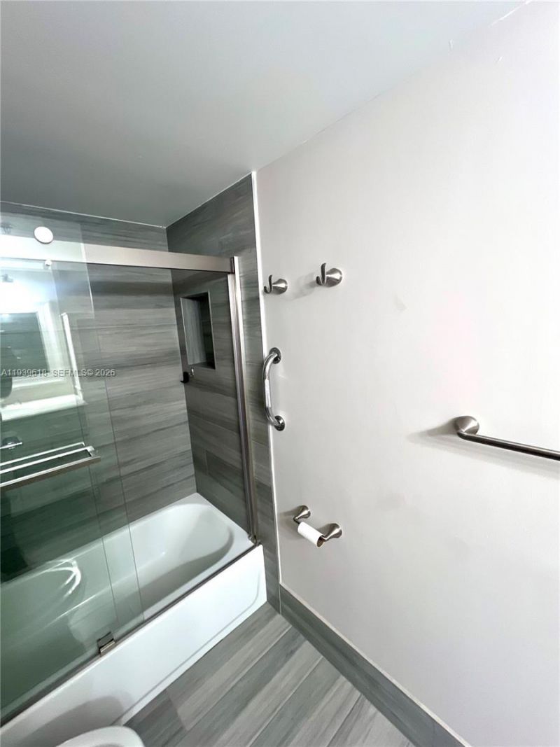 2711 Ocean Club Blvd, Unit 207, Hollywood, FL 33019 Photo