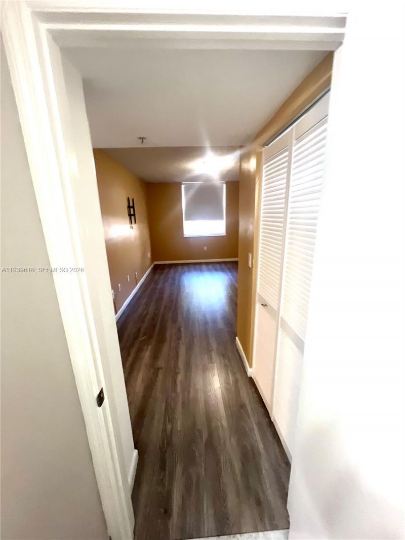 2711 Ocean Club Blvd, Unit 207, Hollywood, FL 33019 Photo