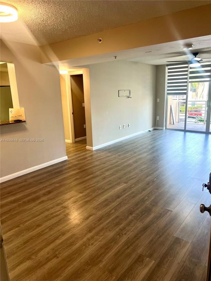 2711 Ocean Club Blvd, Unit 207, Hollywood, FL 33019 Photo