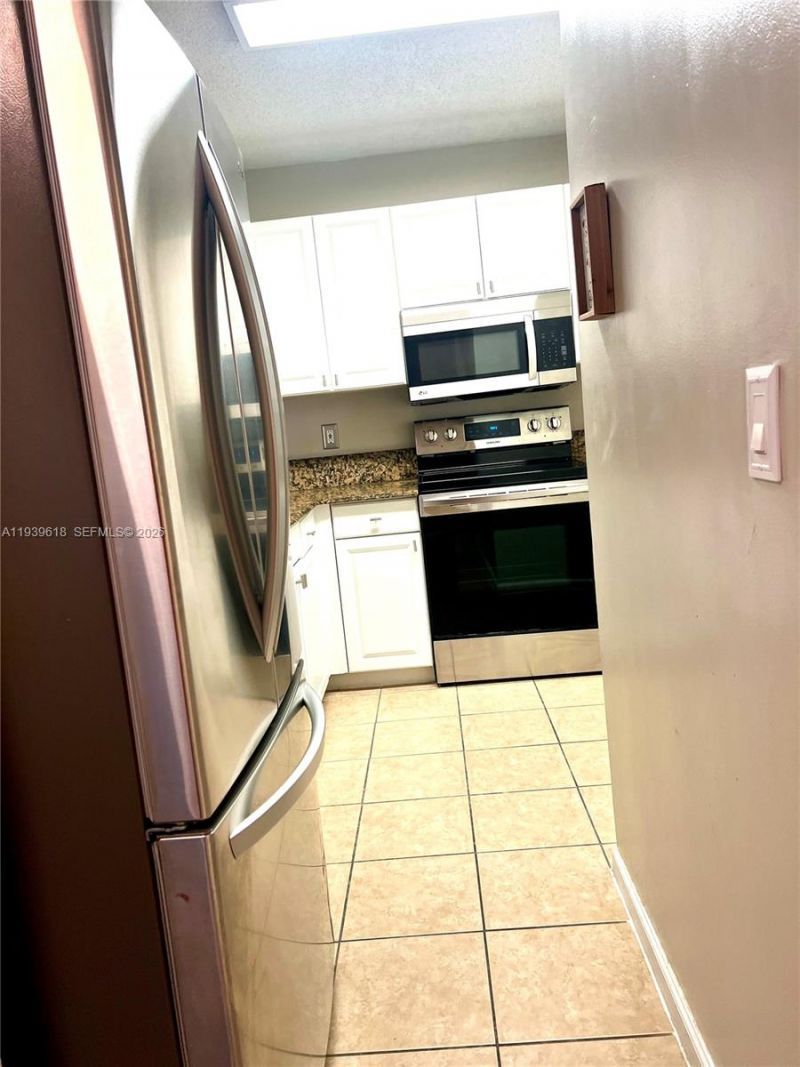 2711 Ocean Club Blvd, Unit 207, Hollywood, FL 33019 Photo