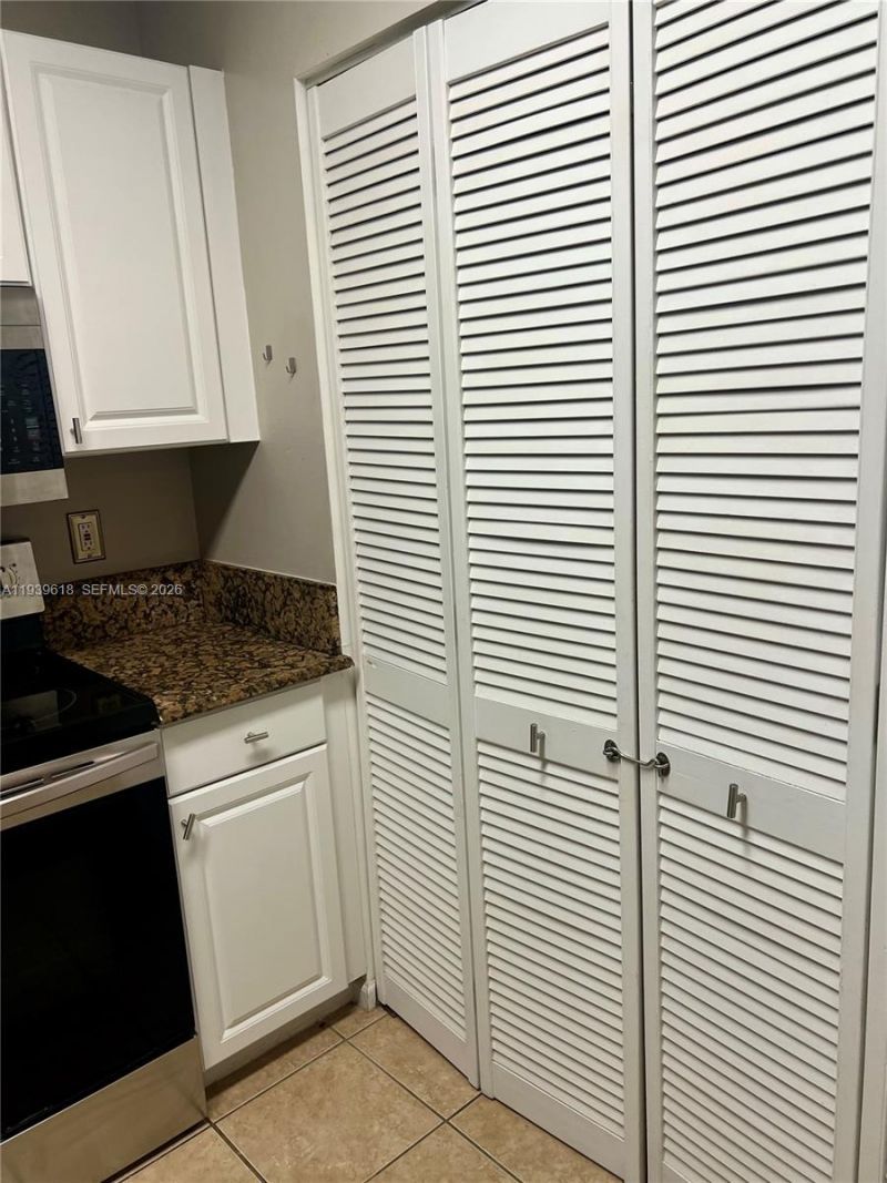 2711 Ocean Club Blvd, Unit 207, Hollywood, FL 33019 Photo