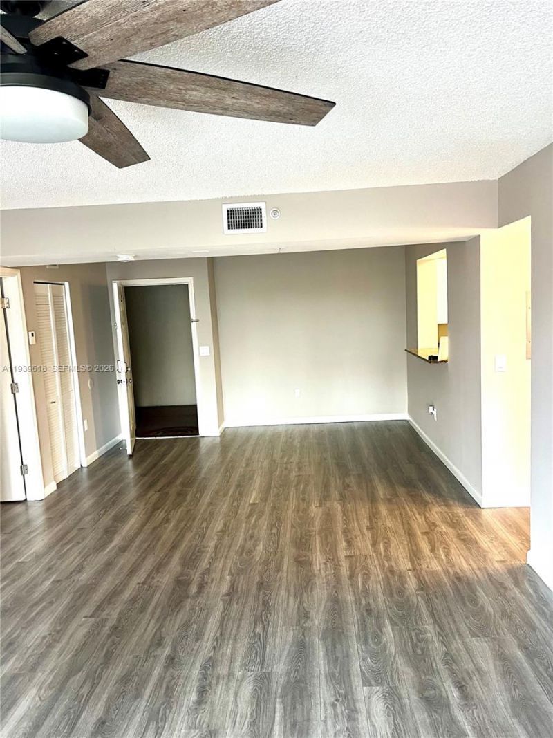 2711 Ocean Club Blvd, Unit 207, Hollywood, FL 33019 Photo