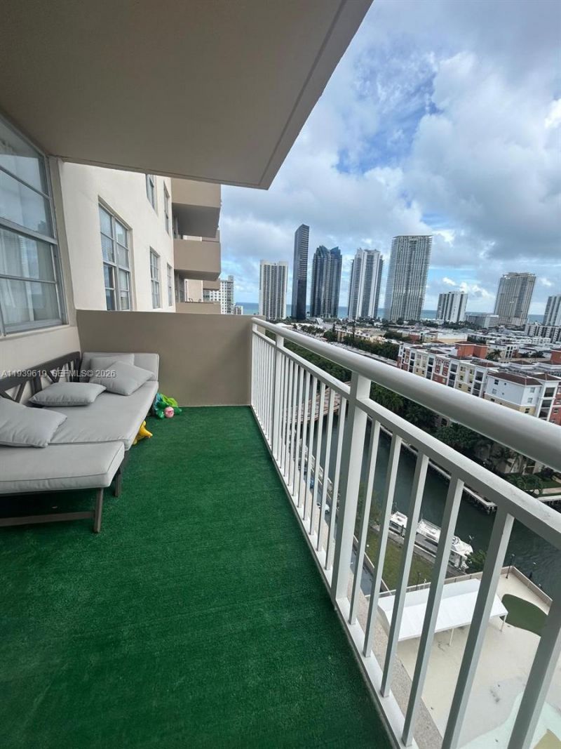 250 174th St, Unit 1702, Sunny Isles Beach, FL 33160 Photo