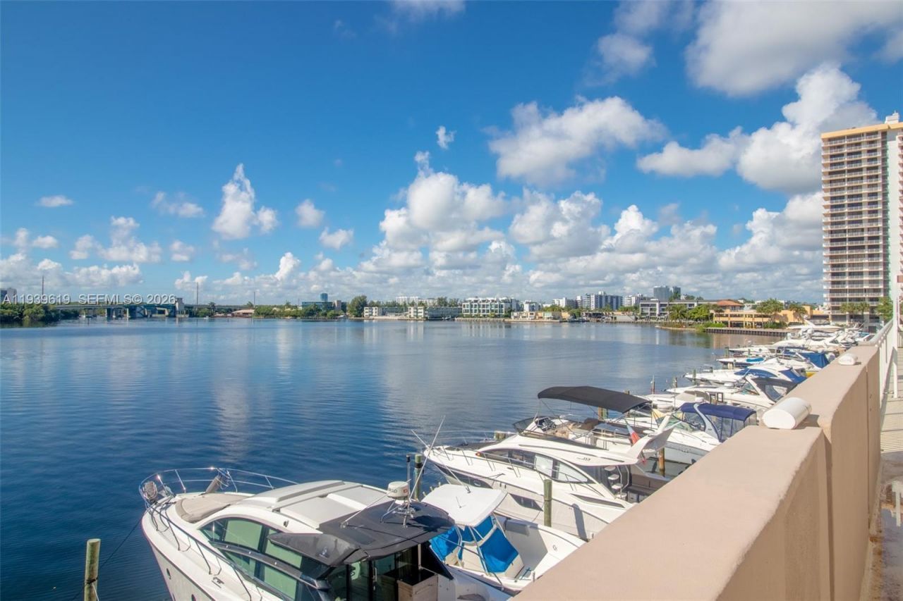 250 174th St, Unit 1702, Sunny Isles Beach, FL 33160 Photo