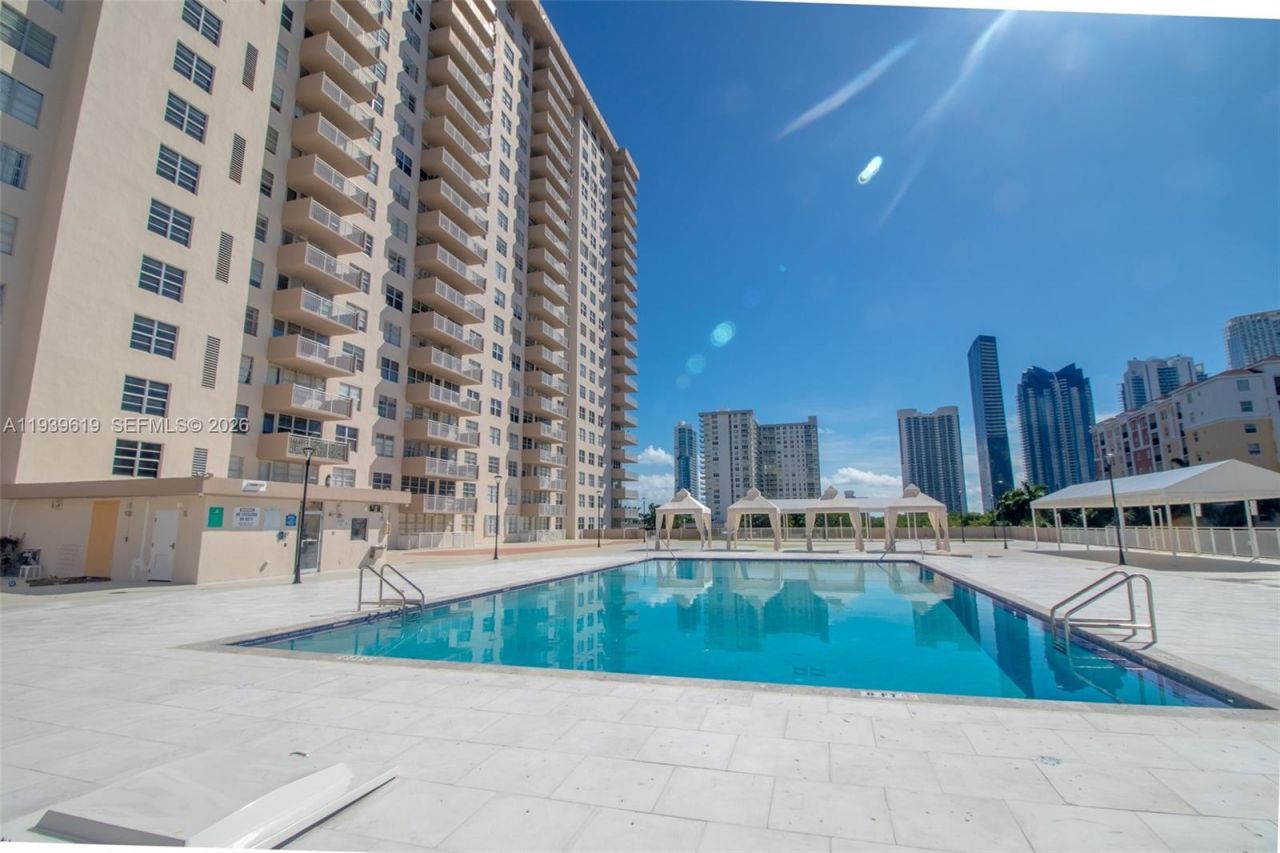 250 174th St, Unit 1702, Sunny Isles Beach, FL 33160 Photo