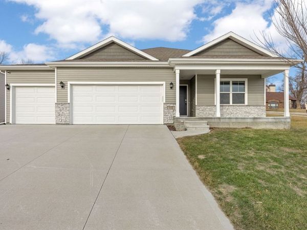 701 Prairie View Drive, West Branch, IA 52358