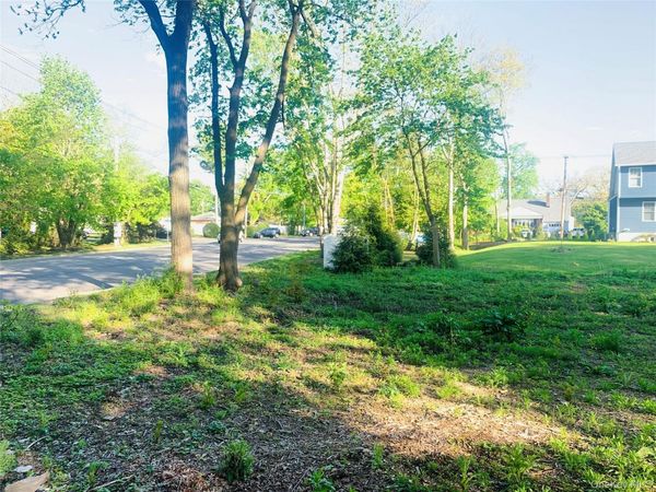 37_7 Depot Road, Huntington Station, NY 11746