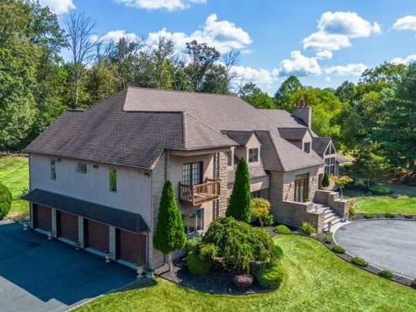 10 Sunny Ln, Green, NJ 07821