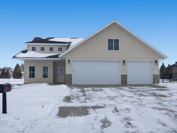 4736 Hampton Loop S, Moorhead, MN 56560
