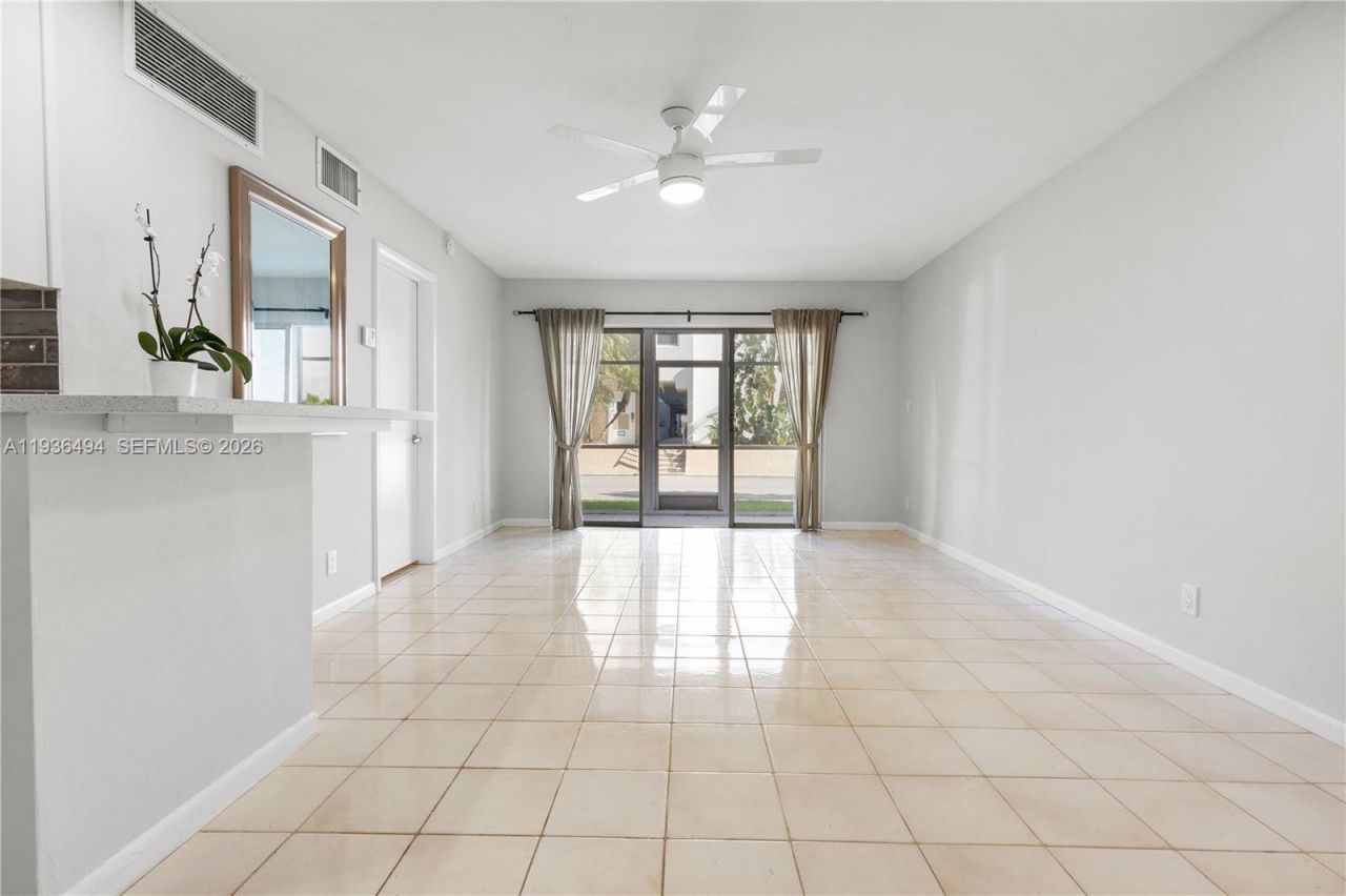 3040 NE 16th Ave , Unit 104, Oakland Park, FL 33334 Photo