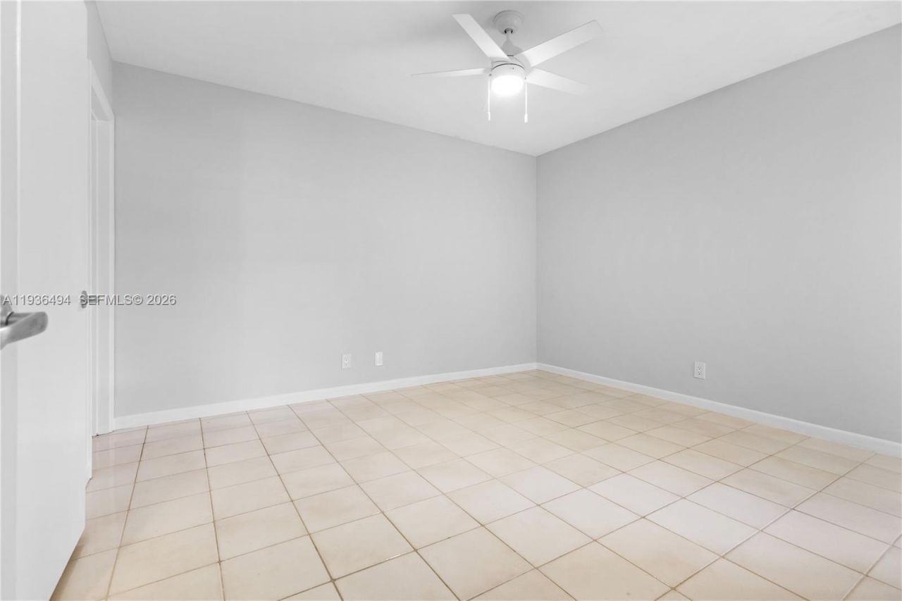 3040 NE 16th Ave , Unit 104, Oakland Park, FL 33334 Photo