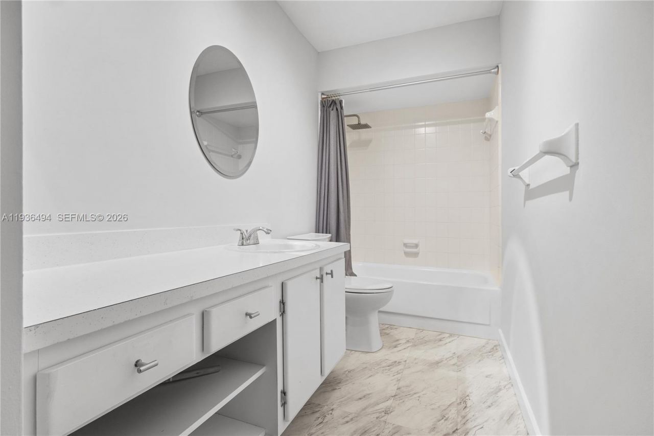 3040 NE 16th Ave , Unit 104, Oakland Park, FL 33334 Photo