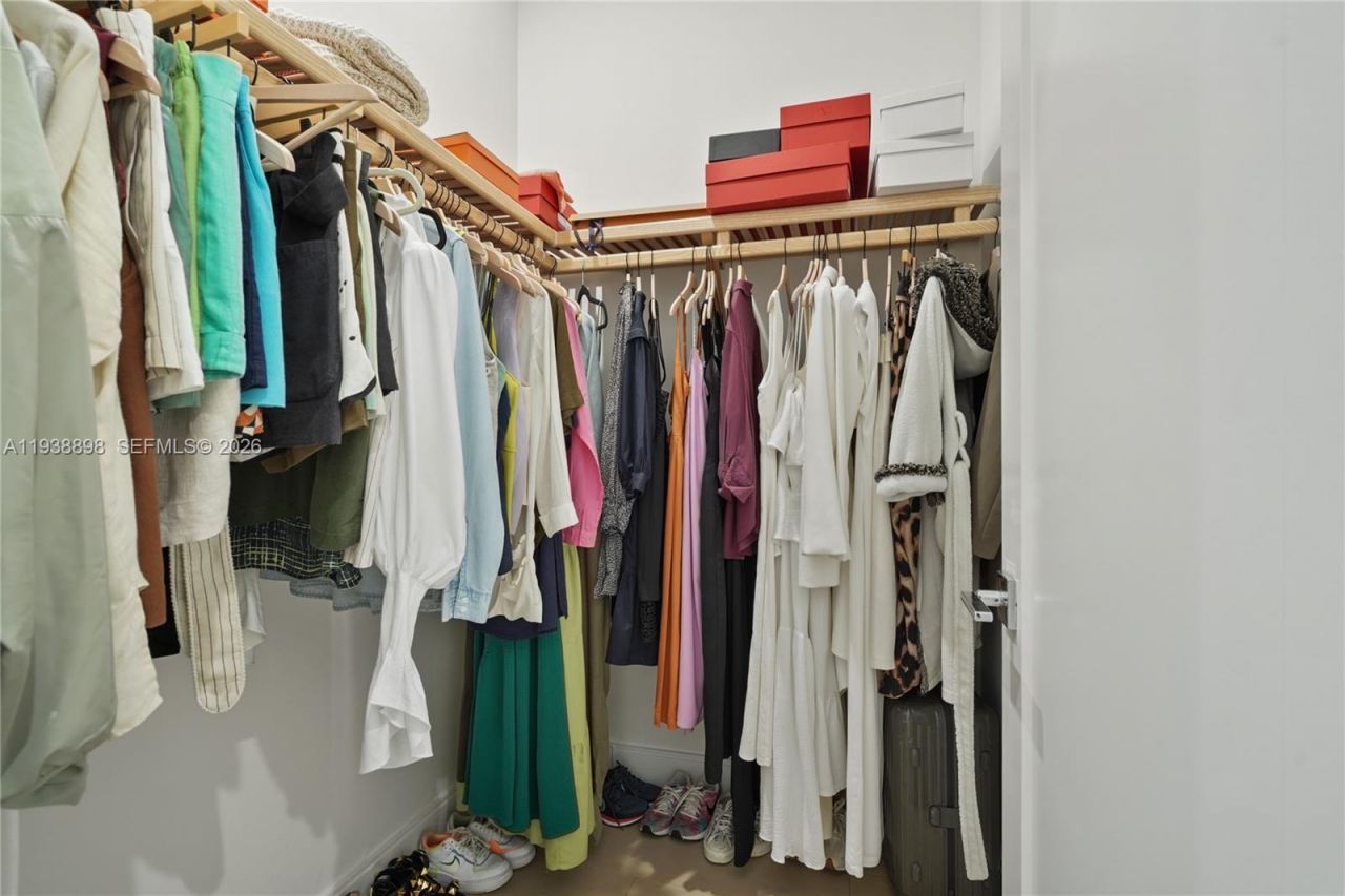 8144 NW 43rd St, Doral, FL 33166 Photo