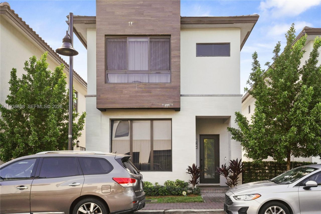 8144 NW 43rd St, Doral, FL 33166 Photo